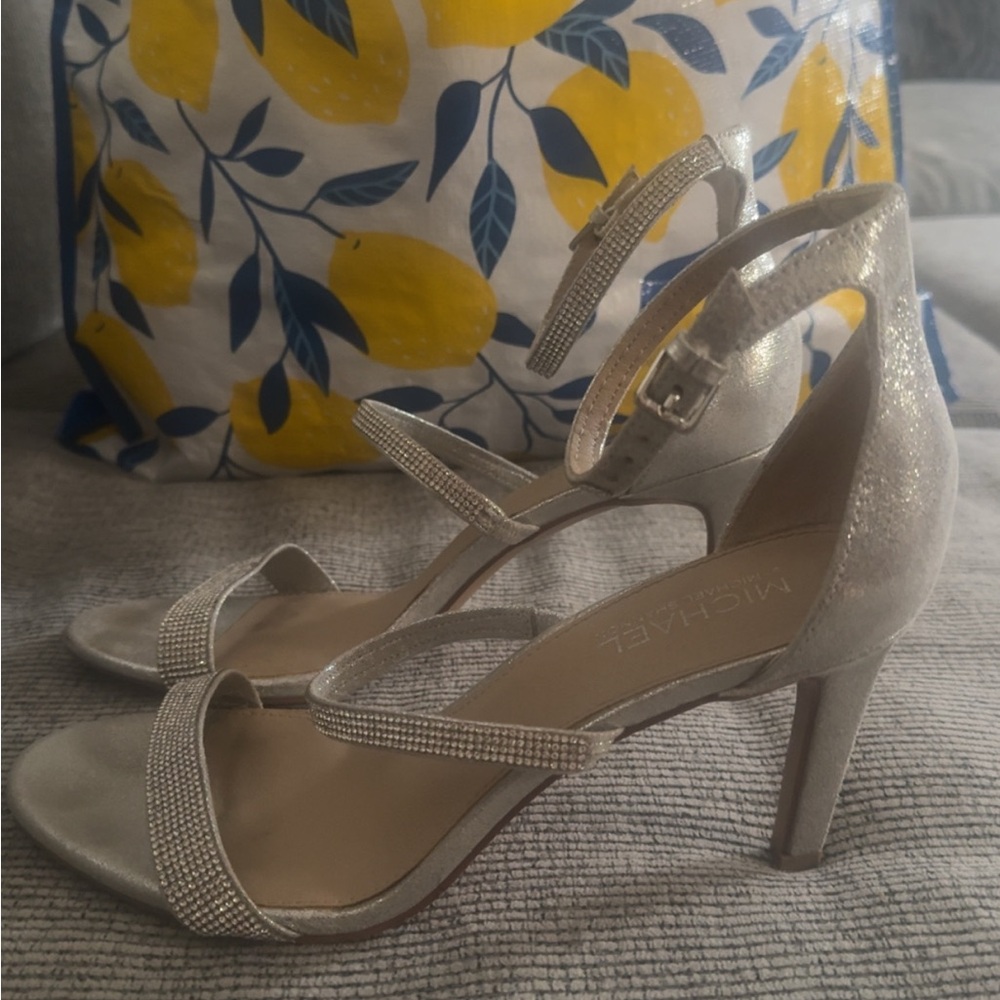 Michaels Silver Stiletto Heels Elegant Design